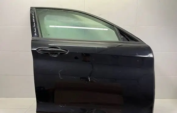 Alfa Romeo Stelvio Front door