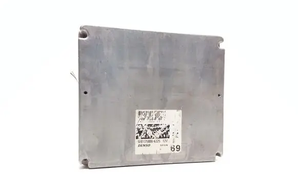 Toyota Avensis T250 Engine control unit/module 8966105690 MB1758006325 1CDFTV