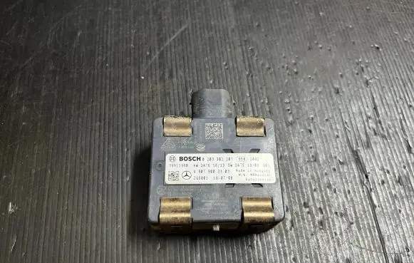 Mercedes-Benz Sprinter W907 W910 Distronic sensor radar A9079003303 39R11960 0203302207