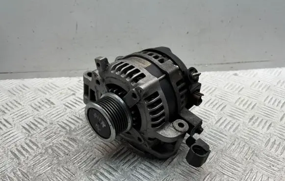 Toyota Auris 150 Generator/alternator 270600R011 0210806060