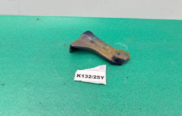 Honda CR-V Fender mounting bracket CRV1218