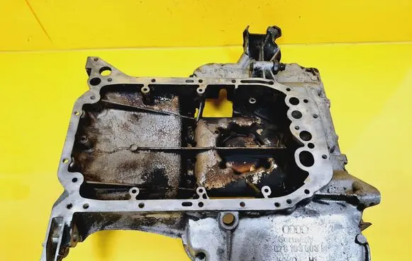 Audi A4 S4 B5 8D Oil sump 078103603M