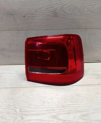 Volkswagen Touran II Rear bumper light 1T0945096B