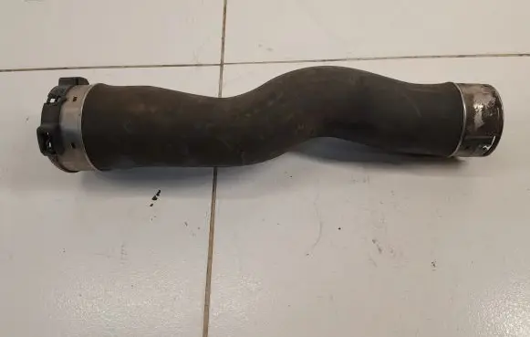 BMW 5 F10 F11 Intercooler hose/pipe NOCODE