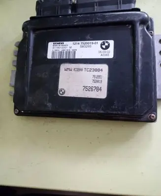 Mini One - Cooper R50 - 53 Engine control unit/module 752001901