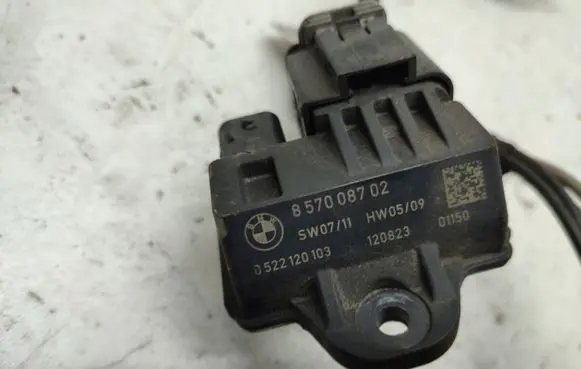 BMW X1 E84 Glow plug pre-heat relay 8570087