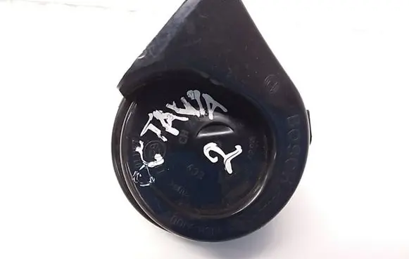 Skoda Octavia Mk2 (1Z) Horn signal E9011157