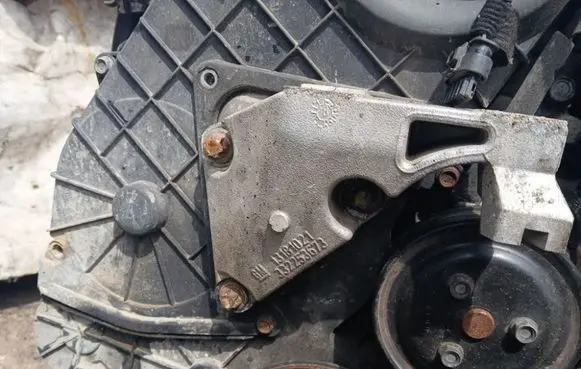 Opel Meriva A Engine mounting bracket 13181021
