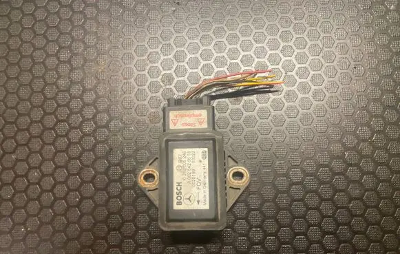Mercedes-Benz E W211 ESP acceleration yaw rate sensor A0025426618 0265005246