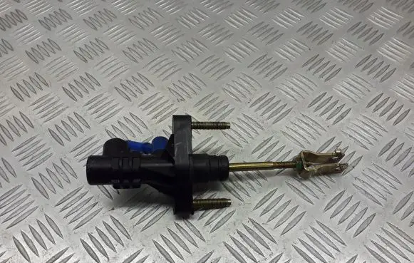 Toyota Avensis T220 Clutch release bearing slave cylinder 