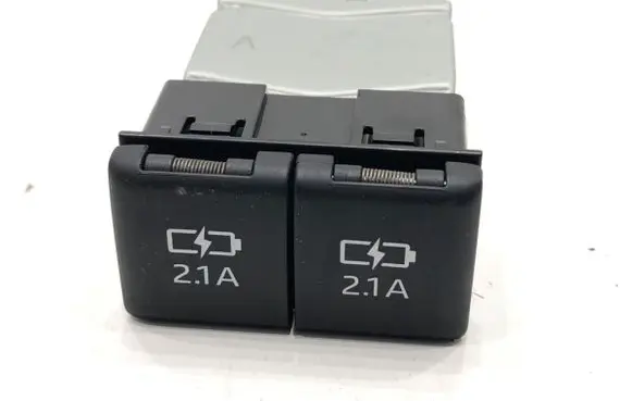 Toyota Camry VIII XV70 USB socket connector 8553233010