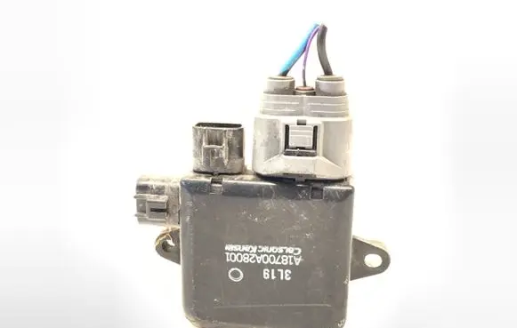 Infiniti Q70 Y51 Fan control module A18700A28001