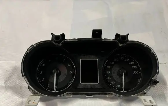 Mitsubishi Lancer Evolution Speedometer (instrument cluster) 8100A317A