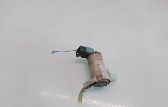 Nissan X-Trail T30 Windscreen/windshield washer pump