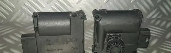 Audi A8 S8 D3 4E A/C air flow flap actuator/motor 4E0820511B