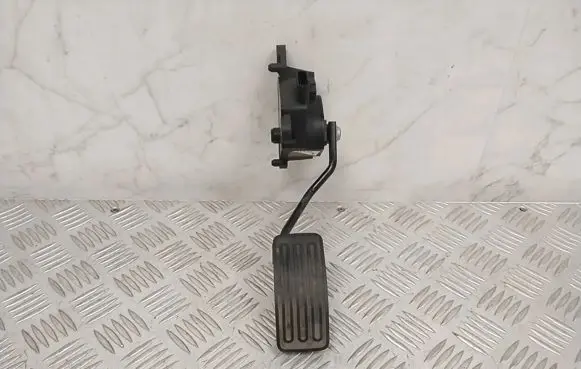 Nissan Qashqai Accelerator throttle pedal 0050B21129