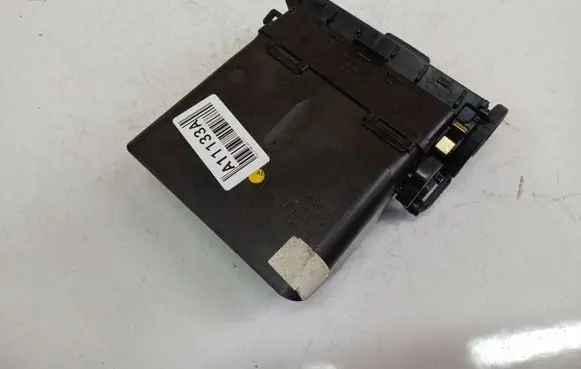 Ford C-MAX I Dash center air vent grill 3M51R014L21A