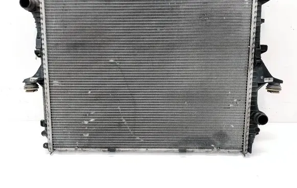 Audi Q7 4L Coolant radiator 7L6121253B