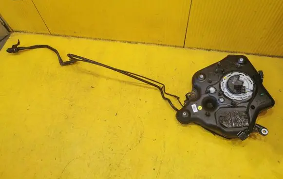 Audi A6 C7 AdBlue liquid reservoir 4G0131877