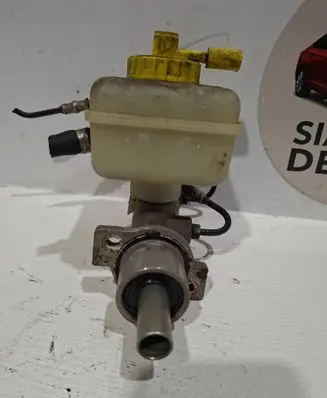 Volkswagen Golf IV Master brake cylinder 21027099
