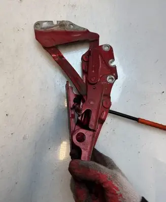 Volkswagen Golf Plus Engine bonnet/hood hinges 5m0823302