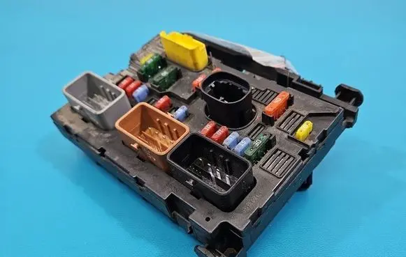 Citroen C2 Central body control module 9661087080 IMPRK1554663