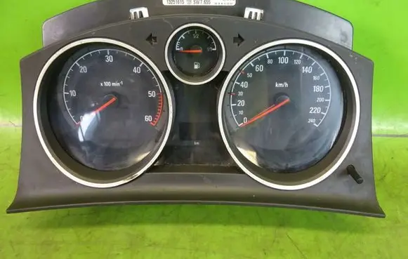 Opel Zafira B Speedometer (instrument cluster) 13251615