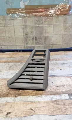 Chrysler Sebring (JS) Dash center air vent grill 9477 10G0416 105743