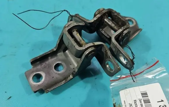 Front door hinge set