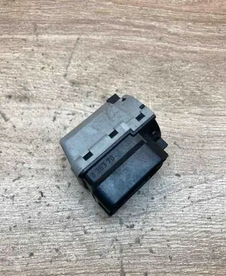 BMW 5 E39 Ignition lock contact 836370