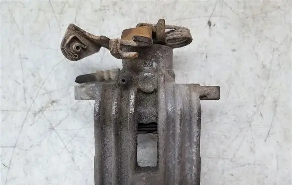 Volkswagen PASSAT B5 Rear brake caliper 