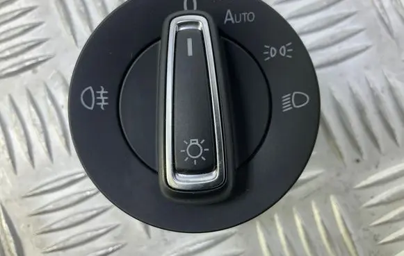 Volkswagen Golf VII Light switch 5G0941431BE