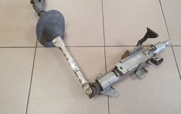 Steering wheel axle set