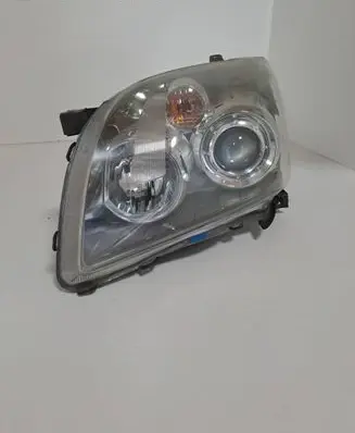 Toyota Avensis T250 Headlight/headlamp 35108
