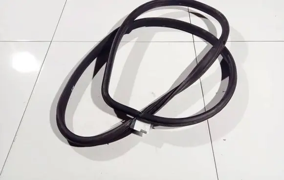Opel Astra H Rubber seal front coupe door 