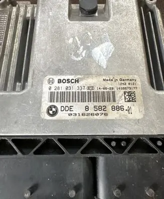 BMW 5 F10 F11 Engine control unit/module 8582886 0281031337