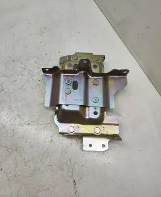 Nissan Qashqai Engine control unit holder 