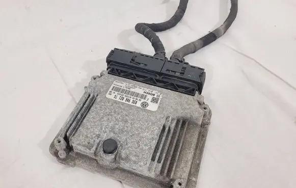 Skoda Octavia Mk2 (1Z) Engine control unit/module 03G906021TG 1039S25154 03G906021AB