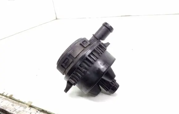 Audi A6 S6 C6 4F Oil breather separator 057103495L