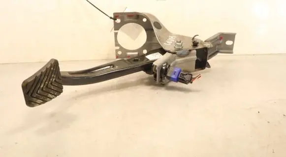Hyundai i30 Clutch pedal 