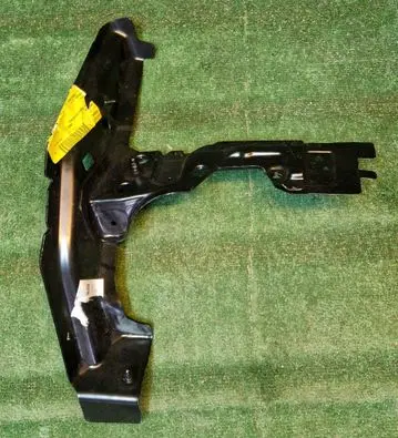 Porsche Macan (95B) Headlight/headlamp mounting bracket 95B805457