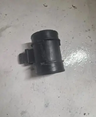 Alfa Romeo 159 Mass air flow meter 90957 PBFT4V004R 31K10