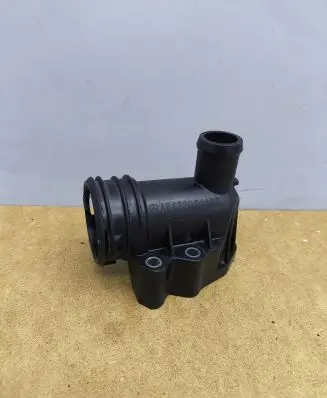 Mercedes-Benz C W204 Engine coolant pipe/hose A6422001156