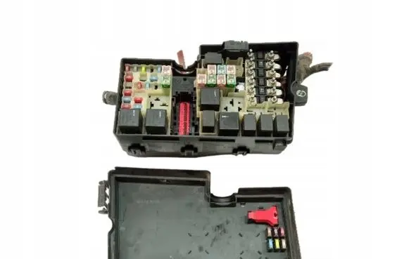 Volvo V50 Fuse box set 30737024