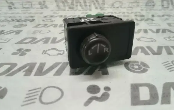 Nissan Primera Wing mirror switch