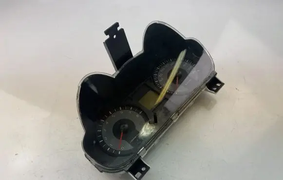 Mitsubishi Colt Speedometer (instrument cluster) 8100B021H