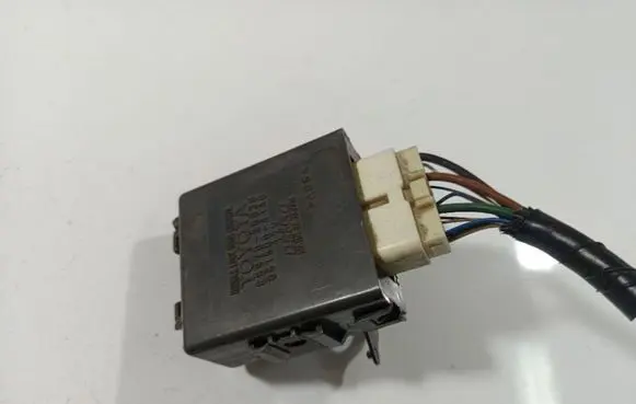 Toyota Avensis T270 Door control unit/module 8597020020