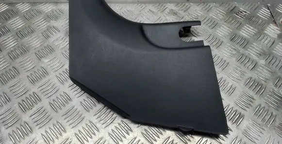 Foot area side trim