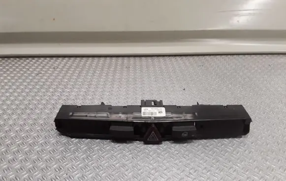 Opel Astra H Hazard light switch 03758075