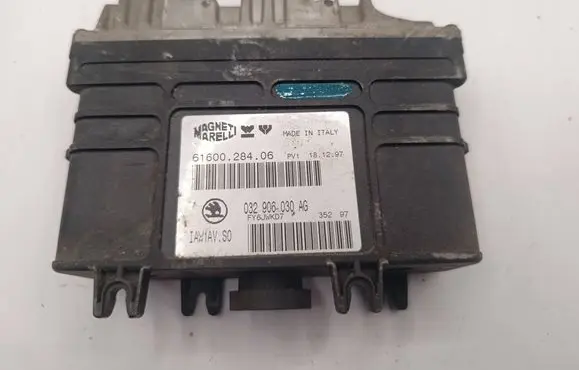 Skoda Felicia II Engine control unit/module 6160028406 032906030AG FY6JWXD7